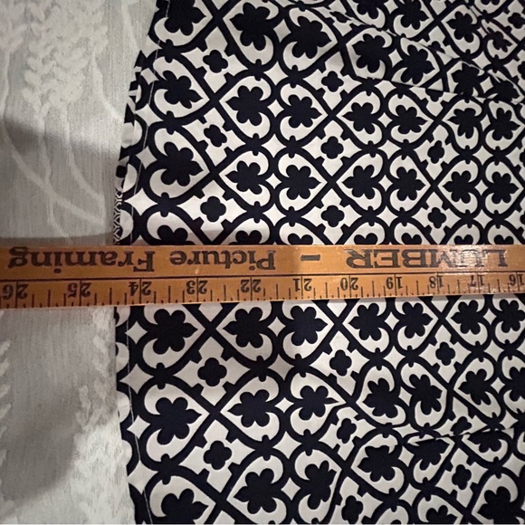 Talbots Non-Iron Medallion Print Button Down Shirt Navy/White 12P - Picture 10 of 10